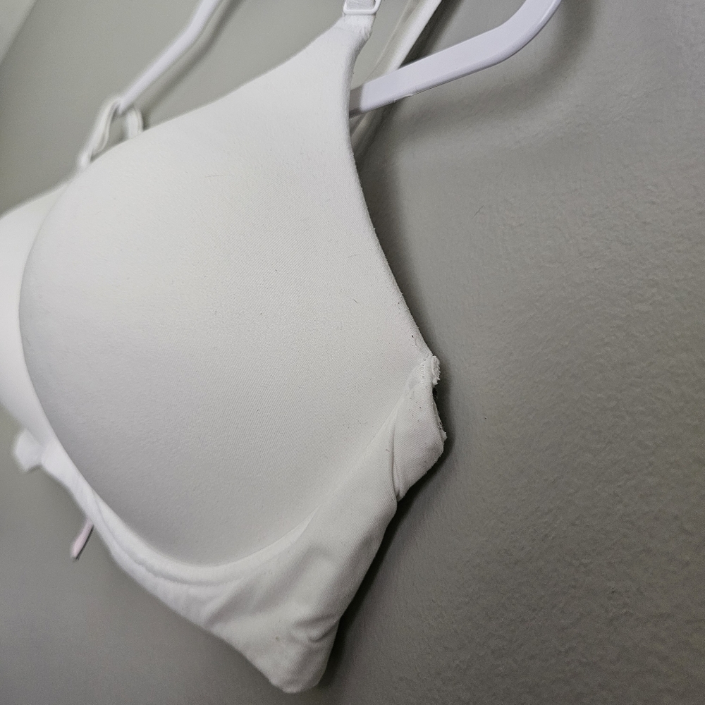 Victoria's Secret Body By Victoria White No Wire Bra 38C - Picture 6 of 6